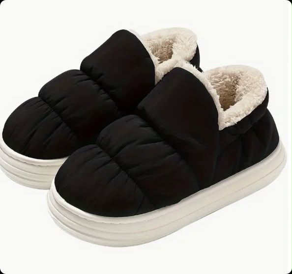 Men's & Women's Winter Slippers and Shoes. 11537 Pairs. - Image 3