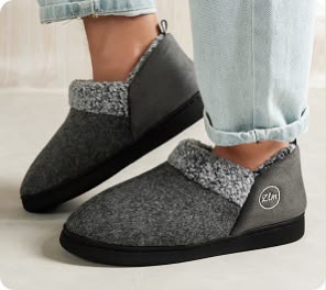 Men's & Women's Winter Slippers and Shoes. 11537 Pairs. - Image 2