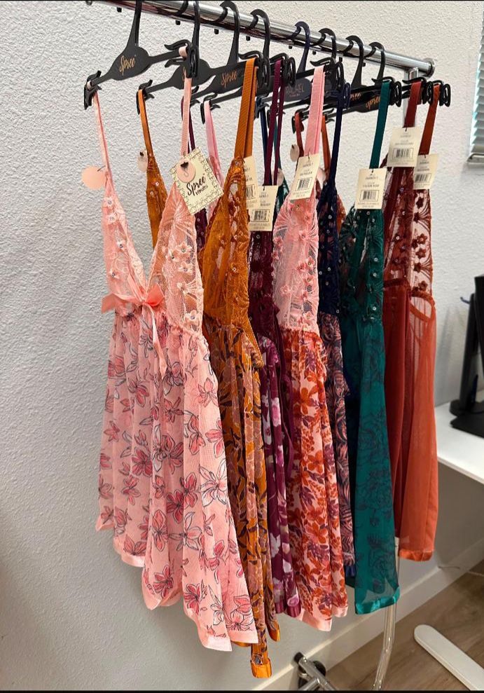 deal of lingerie - Image 4